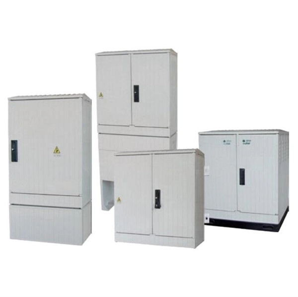 What electrical distribution boxes and equipment are available on the construction site 